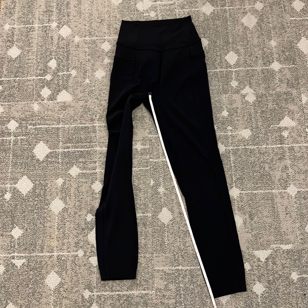 Lululemon leggings size 4